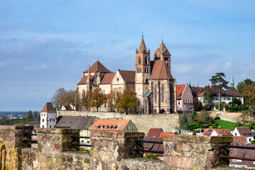 Europastadt Breisach am Rhein mit dem Wahrzeichen der Stadt, dem St. Stephansm&uuml;nster