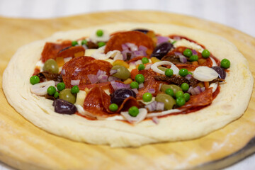Authentic Portuguese pizza prepared with classic ingredients. Vera pizza