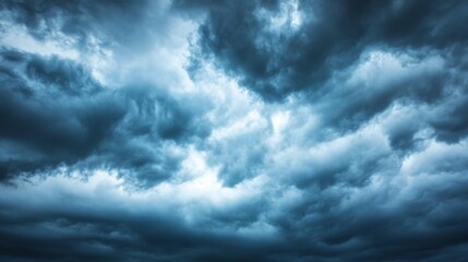 Obraz premium Dramatic Stormy Skies with High Contrast Clouds