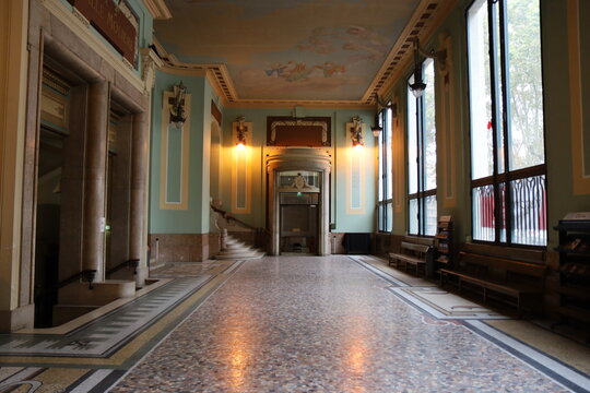 Le palais de Bondy, qui comporte salle d'exposition, salle de concert et th&eacute;&acirc;tre de Guignol, ville de Lyon, d&eacute;partement du Rh&ocirc;ne, France