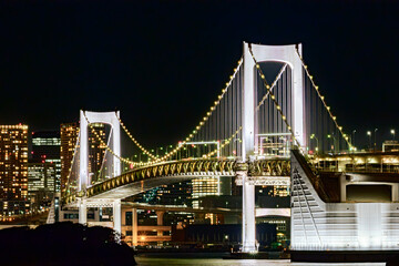 Fototapeta premium ライトアップされたレインボーブリッジ