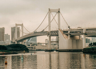 Obraz premium Tokyo's magnificent Rainbow Bridge