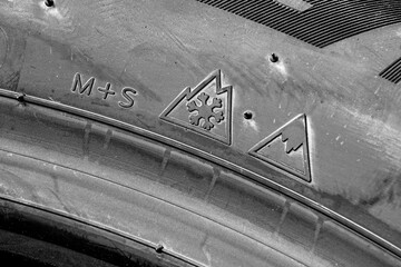 New pictograph with icy mountain peak on winter tire sidewall, the new ice-grip symbol, new rating