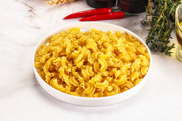 Raw dry Italian pasta Gallo