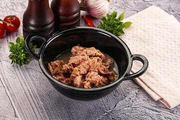 Canned tuna preserve for salad