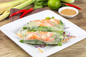 Vietnamese spring roll with prawn and salad