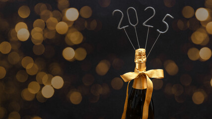 HAPPY NEW YEAR Silvester Sylvester New Year's eve greeting card - Gold champagne bottle with ribbon and sparklers with year number 2025 , isolated on black background
