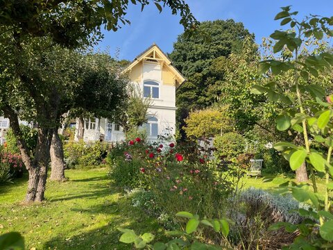 Villa mit sch&ouml;nem Garten