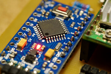 Microelectronic devices, microcircuits, resistors and chips