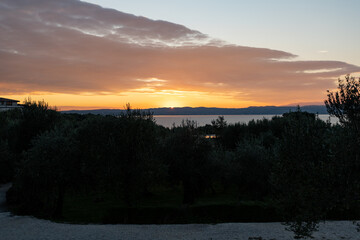 Zachód słońca Sirmione Lago di Garda 