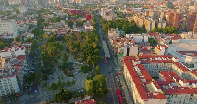 Atardecer en las calles de la Ciudad de M&eacute;xico