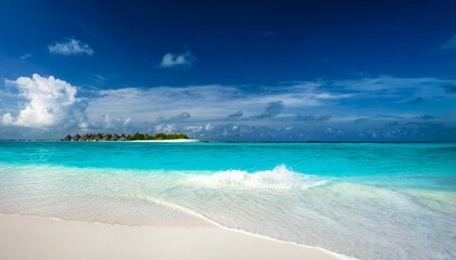 Obraz premium beautiful sandy beach with white sand and rolling calm wave of turquoise ocean on sunny day on background white clouds in blue sky island in maldives colorful perfect panoramic natural landscape