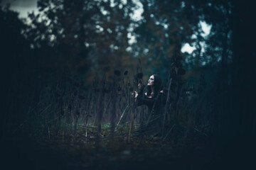 Donna nella natura secca