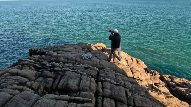 photographe animalier sur les rochers de la c&ocirc;te de granit rose - Bretagne