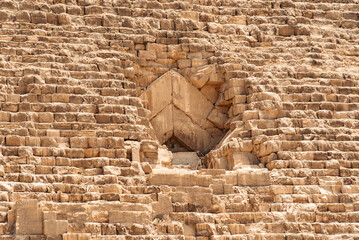 entrance to the Kheops pyramid