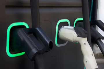 Ladesäule an einer Ladestation für Elektro Autos