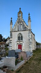 MAUGES-SUR-LOIRE (Maine-et-Loire)