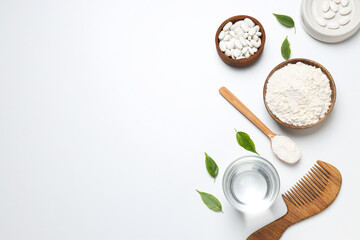 Collagen in powder and tablets with a wooden comb
