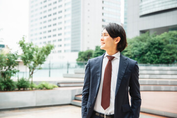 Fototapeta premium 都会のビジネスマン（横顔） 