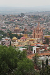 Obraz premium panoramic view of old town and cathedral in San Miguel de Allende, Mexico