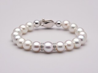 Obraz premium A timeless pearl bracelet with silver accents, blending classic elegance with contemporary fashion trends