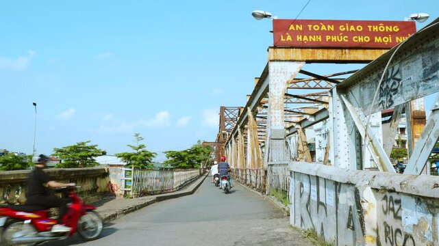 Hanoi - Long Bien bridge