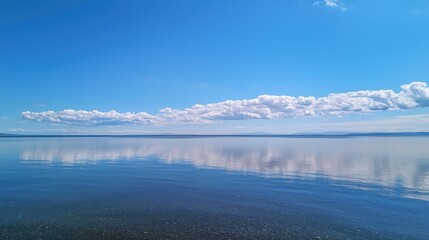 Obraz premium Azure Horizon: Sky Meets Sea in High-Definition