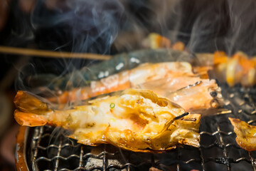 Charcoal-Grilled Prawns with Delicious Smoky Flavor
