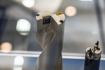 Drills with cutting inserts for machining on lathes and milling machines. Drill bits special tools....