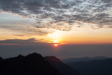 Obraz premium sunrise over the mountains