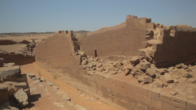 Sudan, Nubia, Naga, amun temple columns
