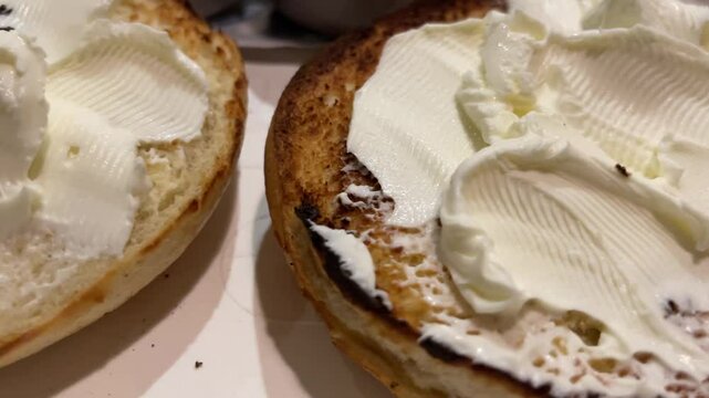 close up of bagle&nbsp;with cream cheese 