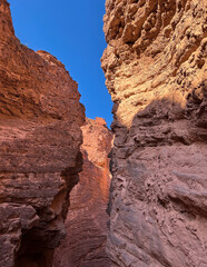 Vertical photo of rock formations in Salta, Quebrada de Cafayate