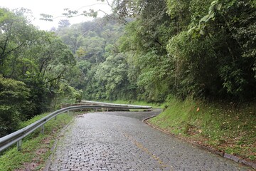 Obraz premium Estrada da Graciosa, Serra do Mar do estado do Paraná, estrada histórica em meio à Mata Atlântica preservada. Sul do Brasil