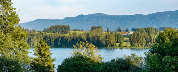Traumhafter See und Landschaftsblick