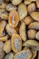 A whole lot of verticle peanuts!