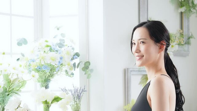 女性、脱毛、保湿、日本人、スキンケア、コスメ、化粧品、美容、エステ、サロン、美人、美肌、美白、ホワイトニング、美顔、若い、ナチュラル、メイク、セルフケア、ビューティー、キャミソール、花、ドレス、デコルテ、首、自然光、UVケア、日焼け止め、美容液、化粧水、乳液、インテリア、パーフェクション、ビューティ、アンチエイジング、エイジングケア、肌ケア、ニキビケア、オトナ、きれいめ、キレイめ、シンプル、清潔感