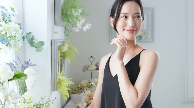 女性、脱毛、保湿、日本人、スキンケア、コスメ、化粧品、美容、エステ、サロン、美人、美肌、美白、ホワイトニング、美顔、若い、ナチュラル、メイク、花、セルフケア、ビューティー、キャミソール、ドレス、デコルテ、首、自然光、UVケア、日焼け止め、美容液、化粧水、乳液、インテリア、パーフェクション、ビューティ、アンチエイジング、エイジングケア、肌ケア、ニキビケア、オトナ、きれいめ、キレイめ、シンプル、清潔感