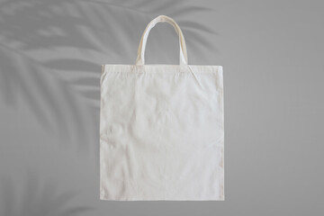 TOTEBAG PHOTOS FOR ADVERTISING PURPOSES ON SOCIAL MEDIA