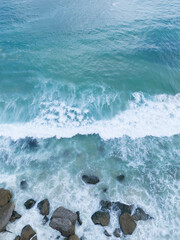 Fototapeta premium Uluwatu Cliffs in Bali Crystal Clear Waves
