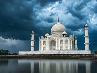 Obraz premium Dramatic Gathering Storm Over the Iconic Taj Mahal India s Architectural Masterpiece