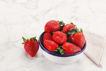 Sweet srawberry in the bowl