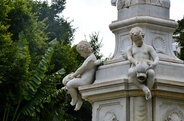 Fototapeta premium SANTA CRUZ DE TENERIFE, CANARY ISLANDS, SPAIN 03.21.2018: Fountain Square Weyler in Santa Cruz de Tenerife, Canary islands, Spain