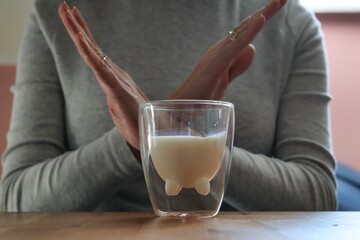 Lactose allergy; Lactose intolerance, Stop consuming milk and dairy products