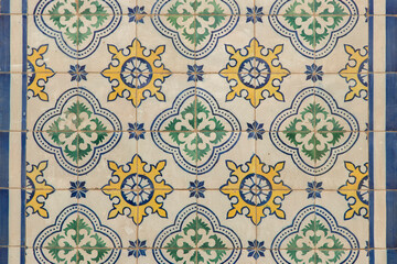 Kacheln. Dekor, Hauswände