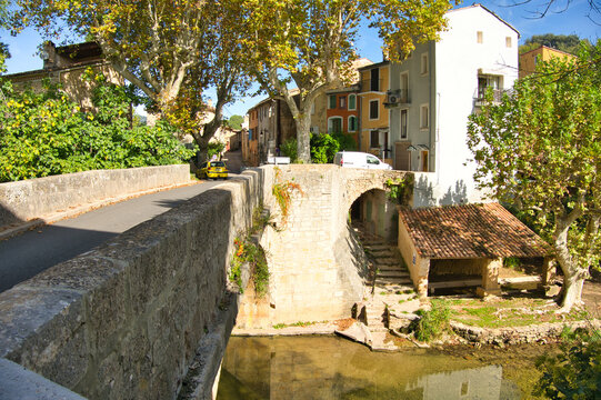 D&ouml;rfchen Correns in der Provence Verte