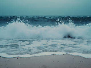 Fototapeta premium Tranquil Ocean Waves Crashing on Scenic Tropical Beach