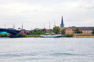 Naklejka premium Panoramic of Rhine river and Rhine bridge in Mainz city, Germany.
