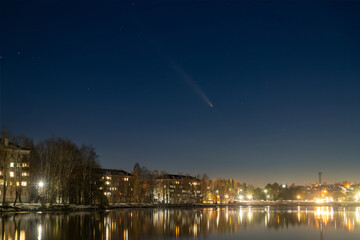 Comet Tsuchinshan-ATLAS over the city