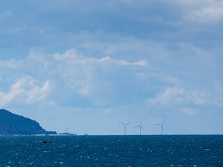 水平線に浮かぶ雲　日本海　新潟県糸魚川市